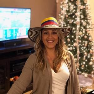 Meet your Posher, Lina